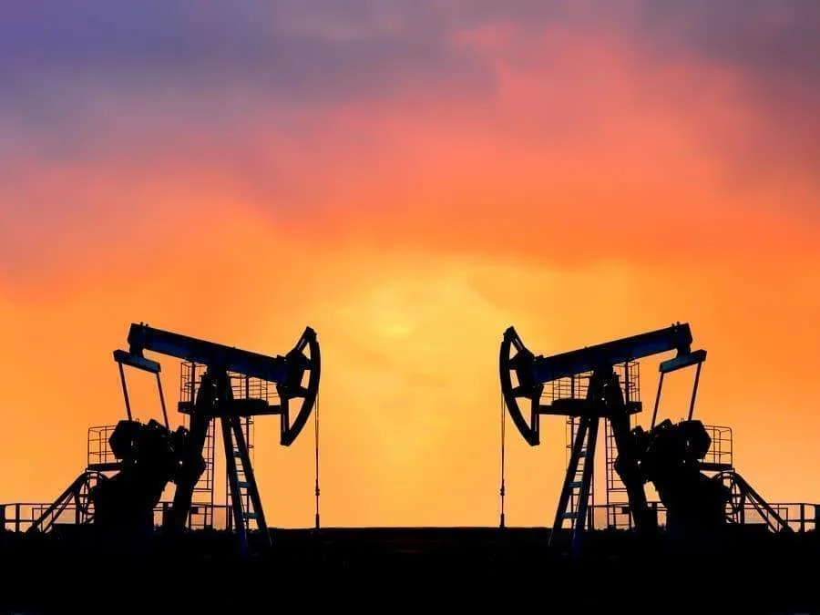 Oil Prices Surge Past $120 Following Reports of Prolonged Iran Blockade